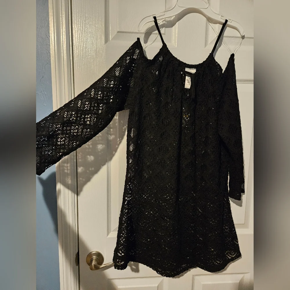 Beach Cover-Up NWT, Size Medium, Black Cold Shoulder